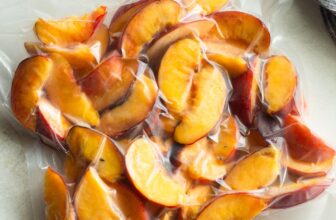 How to Freeze Peaches