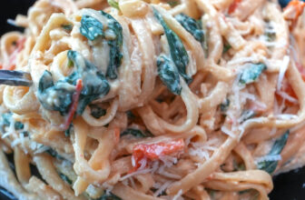 Creamy Tomato and Spinach Pasta
