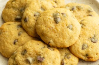 Soft and Chewy Banana Chocolate Chip Cookies