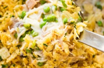 Creamy Turkey Tetrazzini Recipe (Easy Leftover Turkey Dinner)