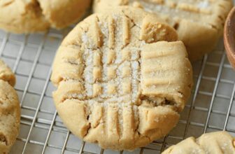 Soft & Chewy Classic Peanut Butter Cookies Recipe