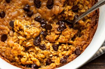Pumpkin Chocolate Chip Baked Oatmeal (Easy Fall Breakfast)